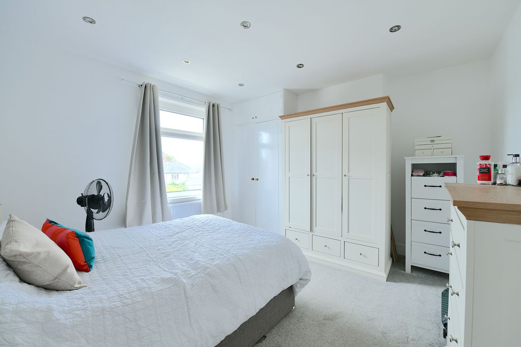 Bedroom- click for photo gallery